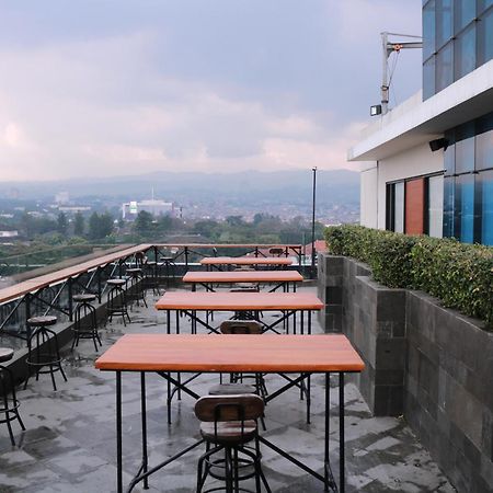 Hotel De Paviljoen Bandung Extérieur photo