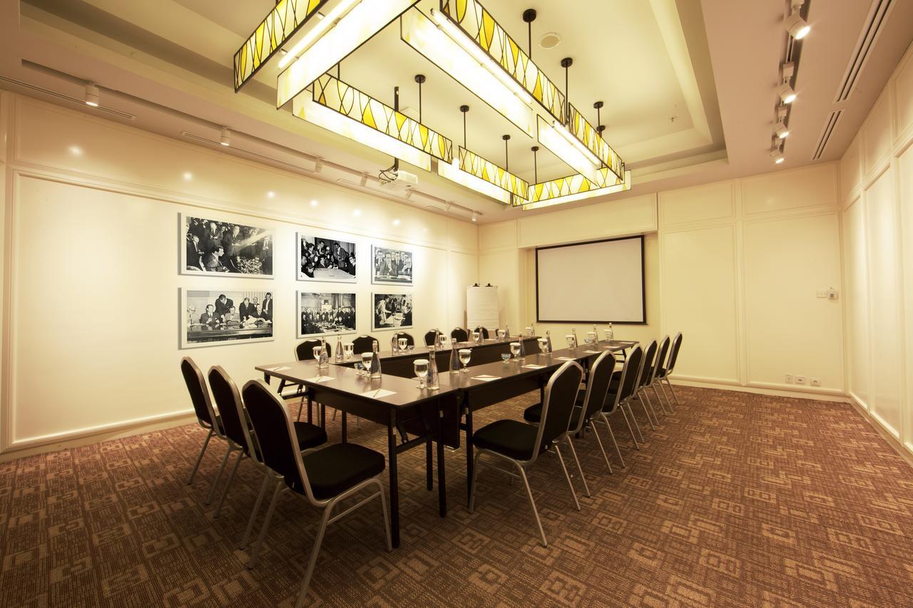 Hotel De Paviljoen Bandung Extérieur photo